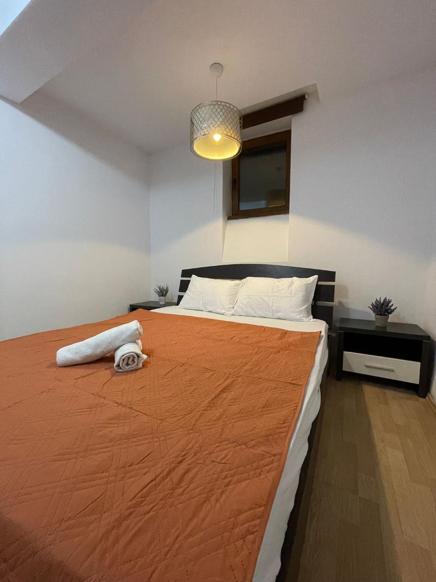 Mossapartments Boekarest Buitenkant foto